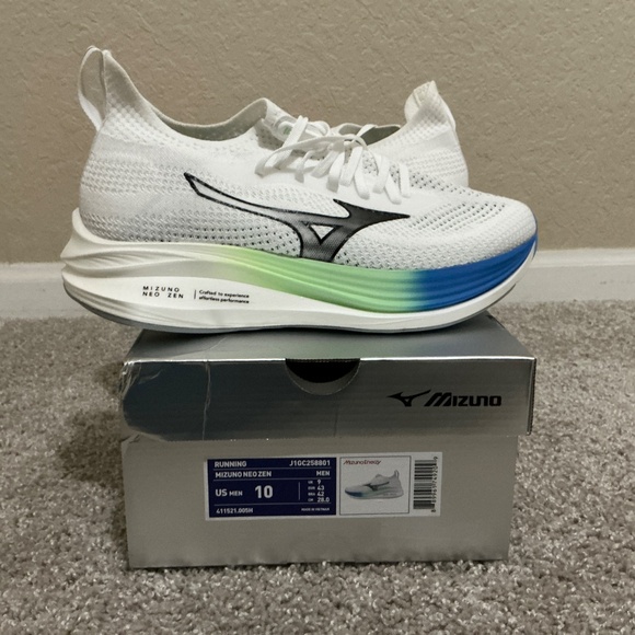 NWT Mizuno Neo Zen